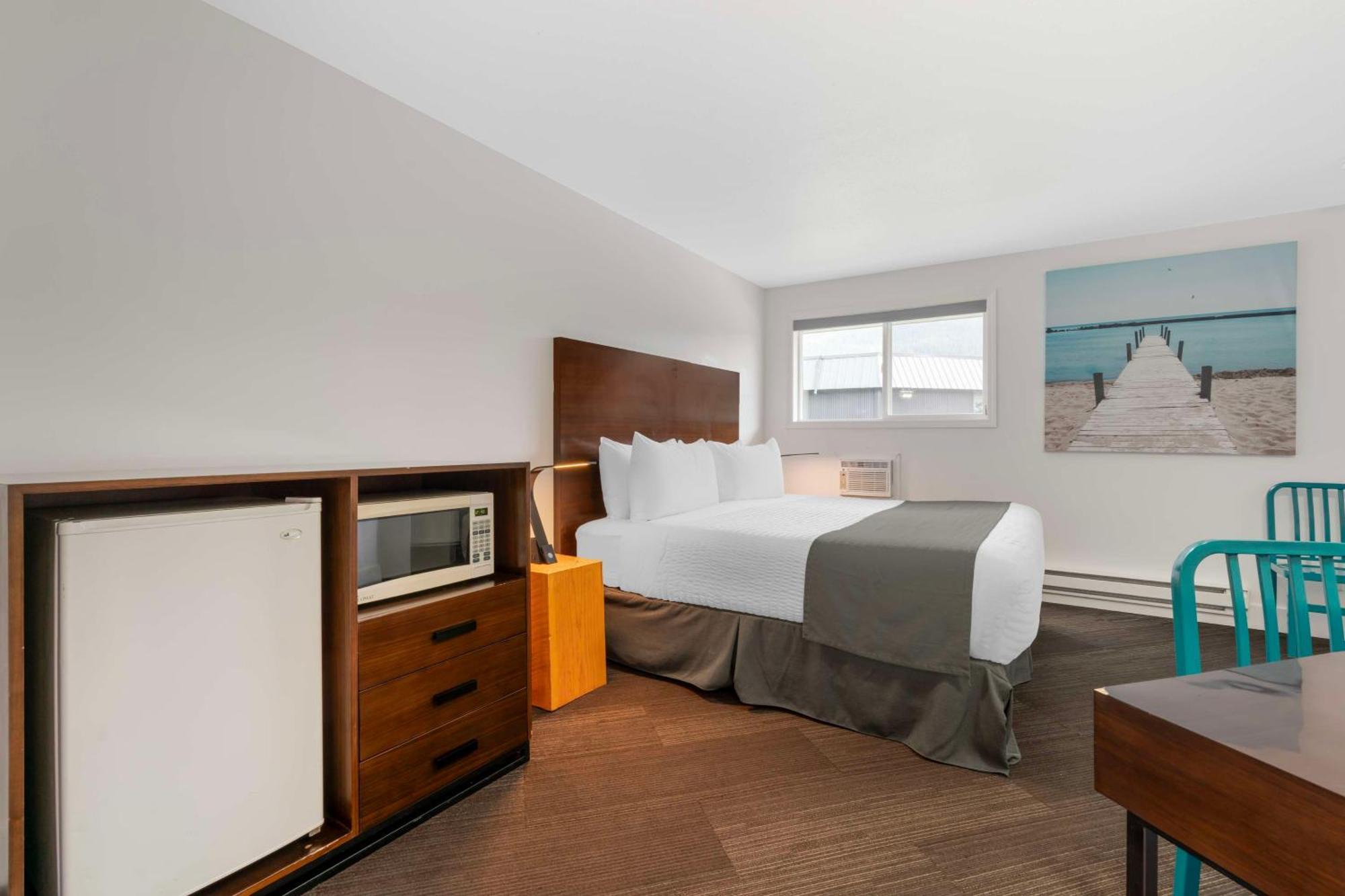 Stoke Hotel Surestay Collection By Best Western Ревелстоук Екстериор снимка