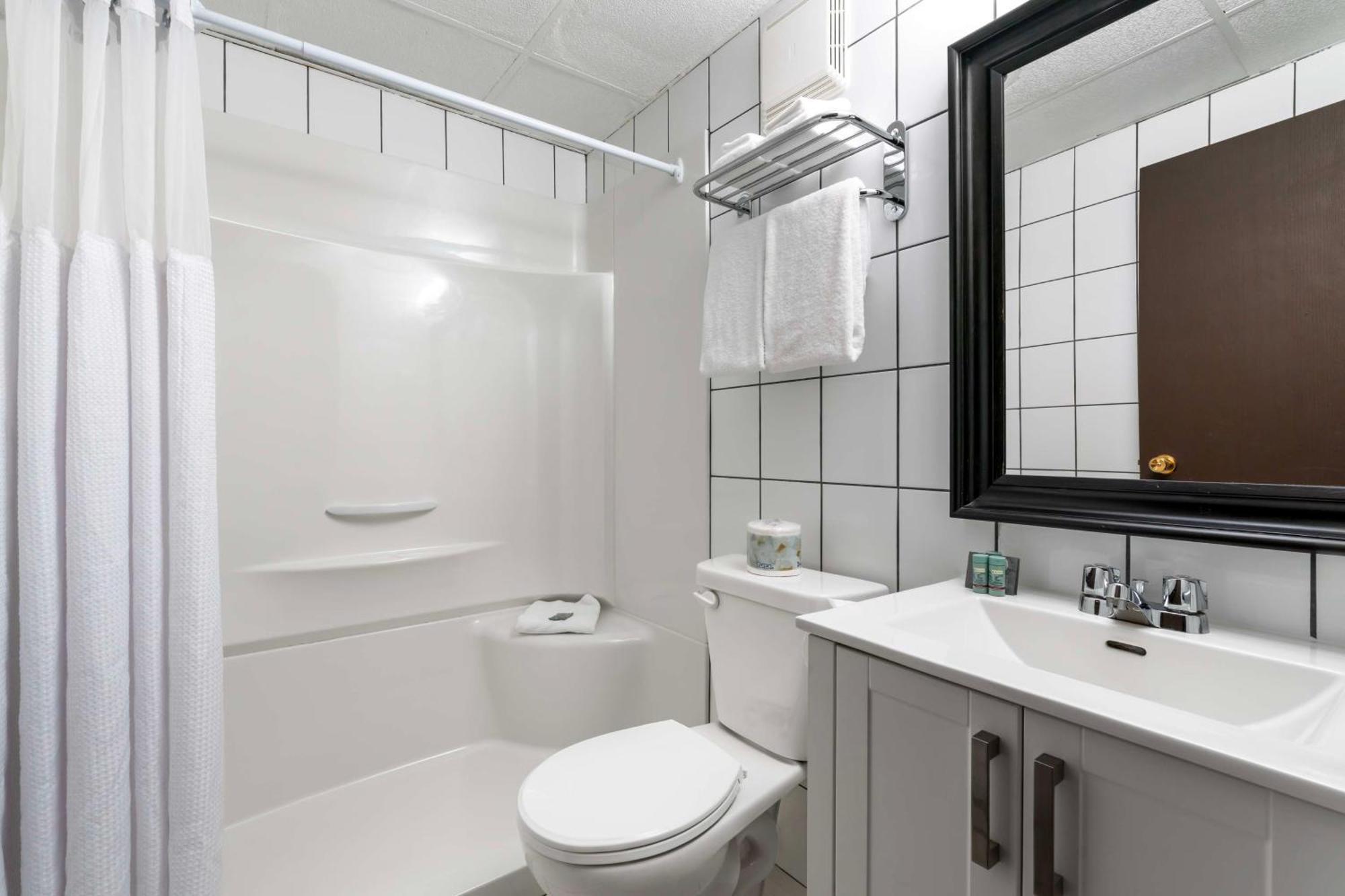 Stoke Hotel Surestay Collection By Best Western Ревелстоук Екстериор снимка