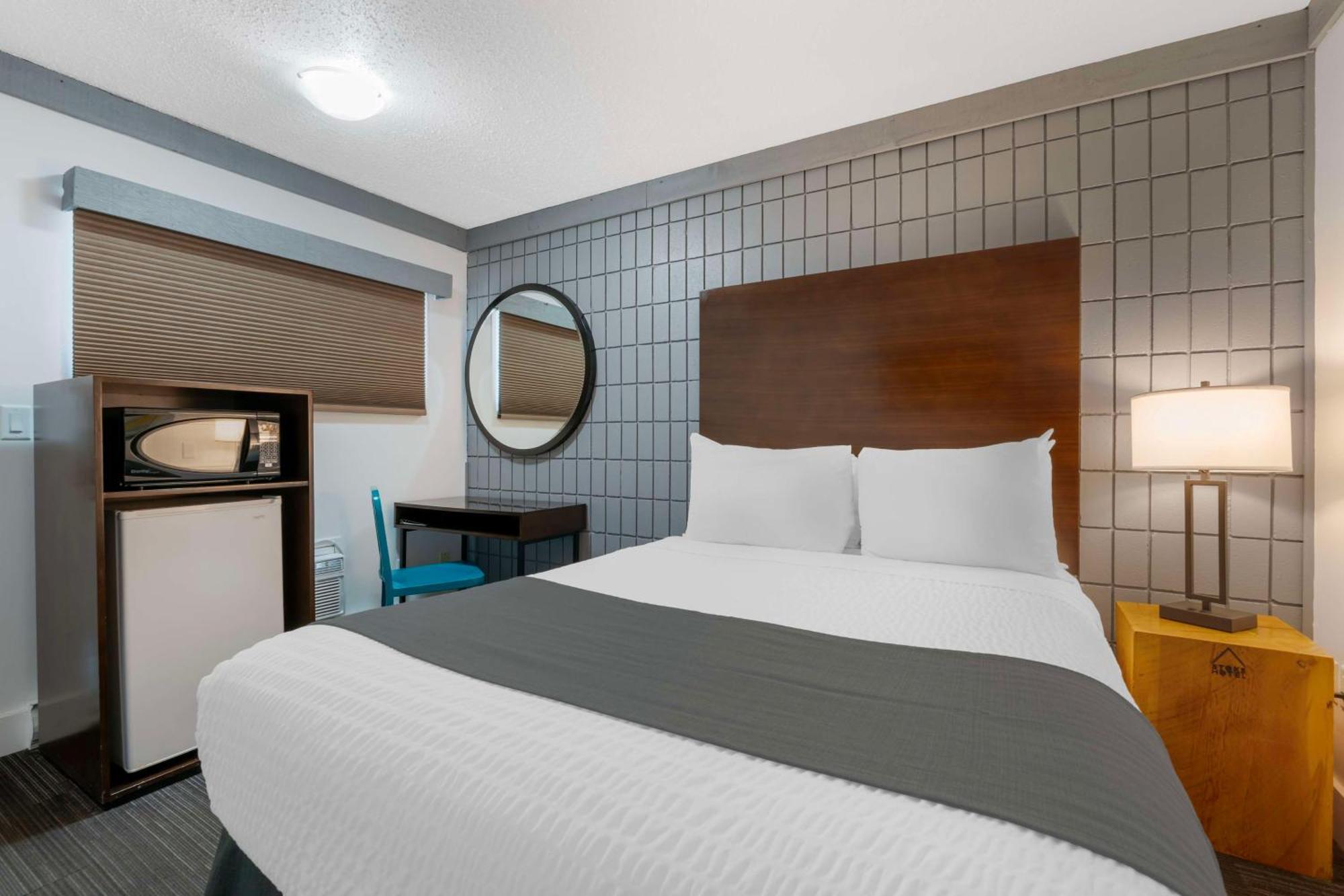 Stoke Hotel Surestay Collection By Best Western Ревелстоук Екстериор снимка